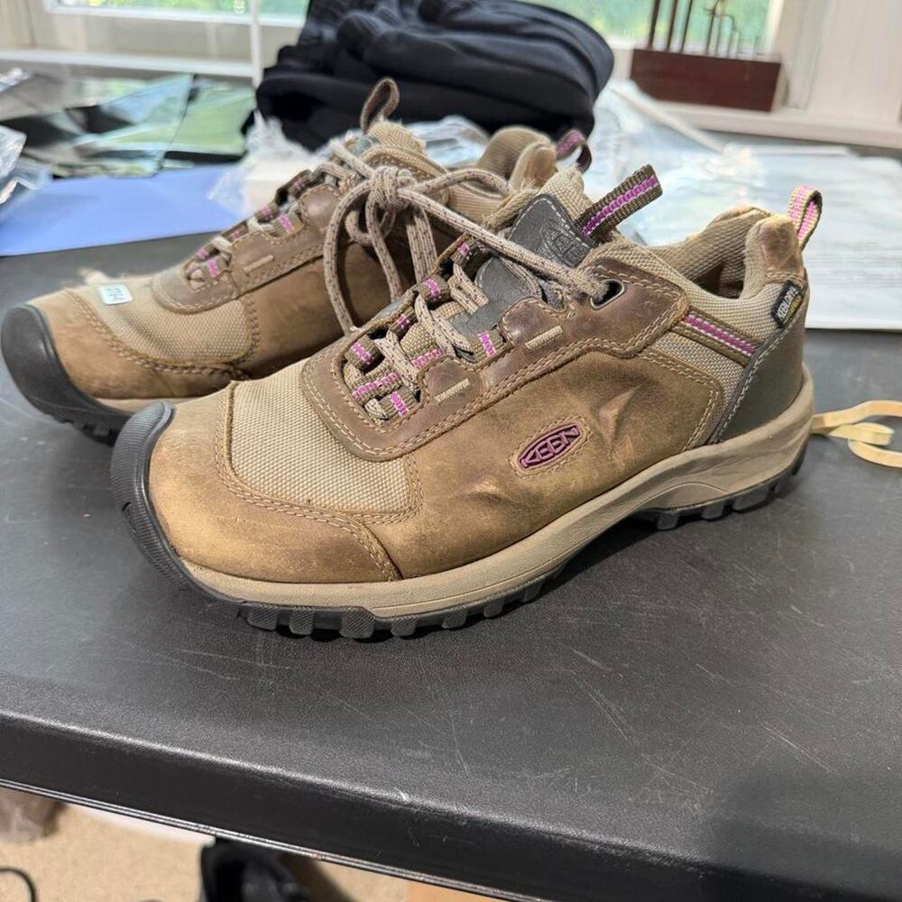 Womens keen hiking shoes in